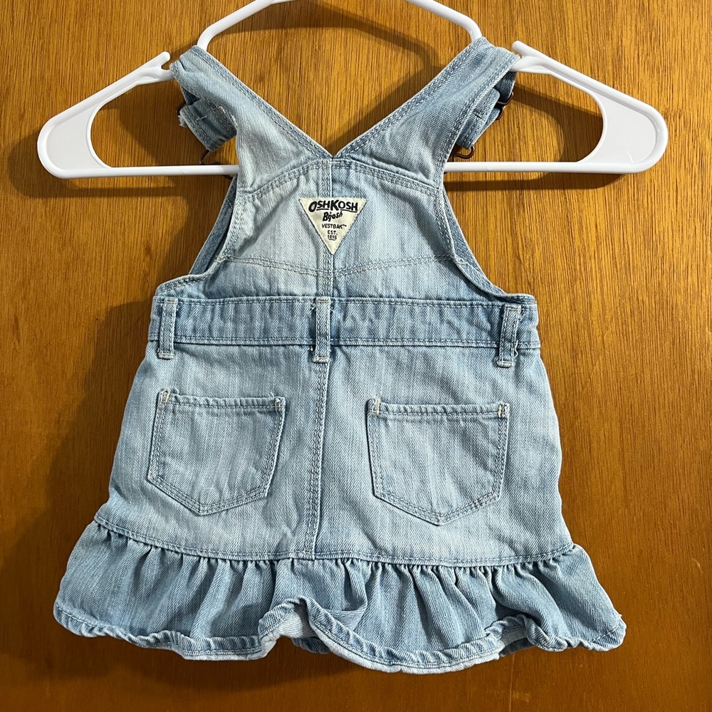 VTG OshKosh B’gosh Girl’s Light Wash Ruffled Denim Overall Jumper Dress 18Months - Picture 8 of 9